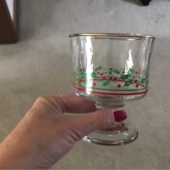 Vintage Arbys gold rimmed glasswear - Picture 4 of 6